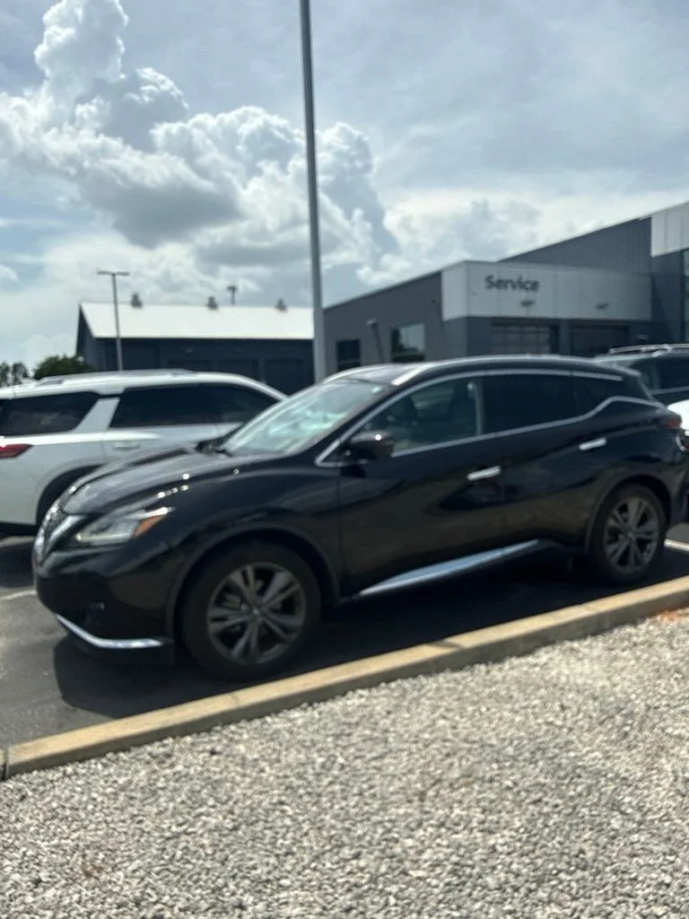 Used 2021 Black Nissan Platinum image 2