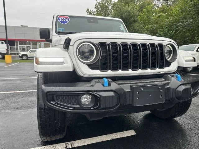 Used 2024 White Jeep Sport S 4xe image 11
