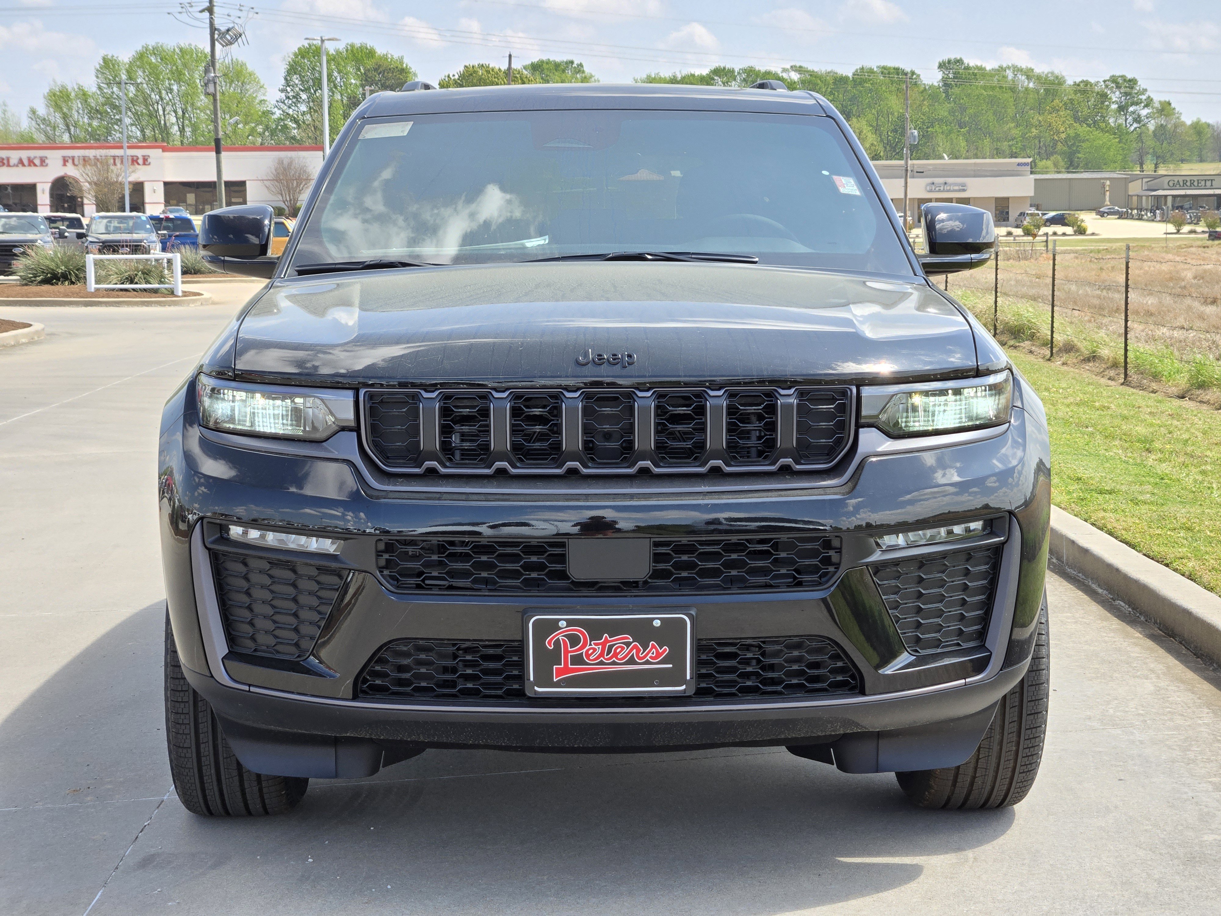 New 2026 Diamond Black Crystal Pearlcoat Jeep Limited image 2