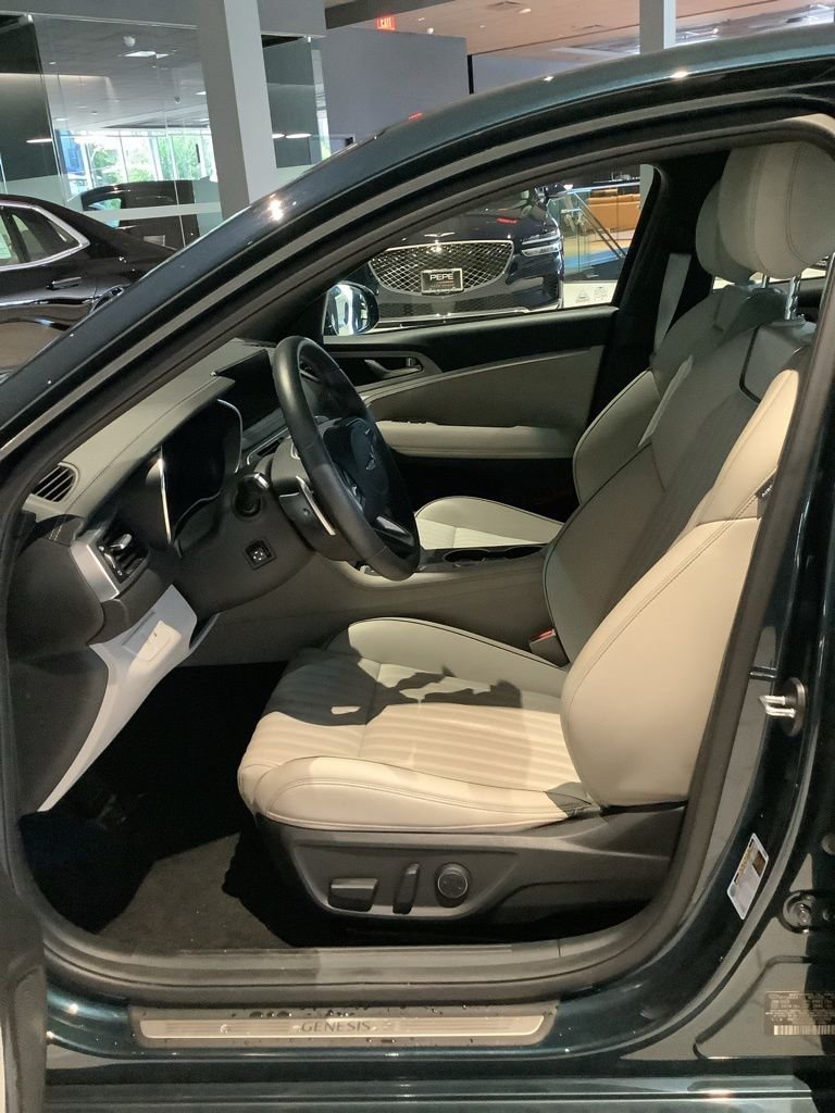 2023 GENESIS G70 Standard - Photo 19