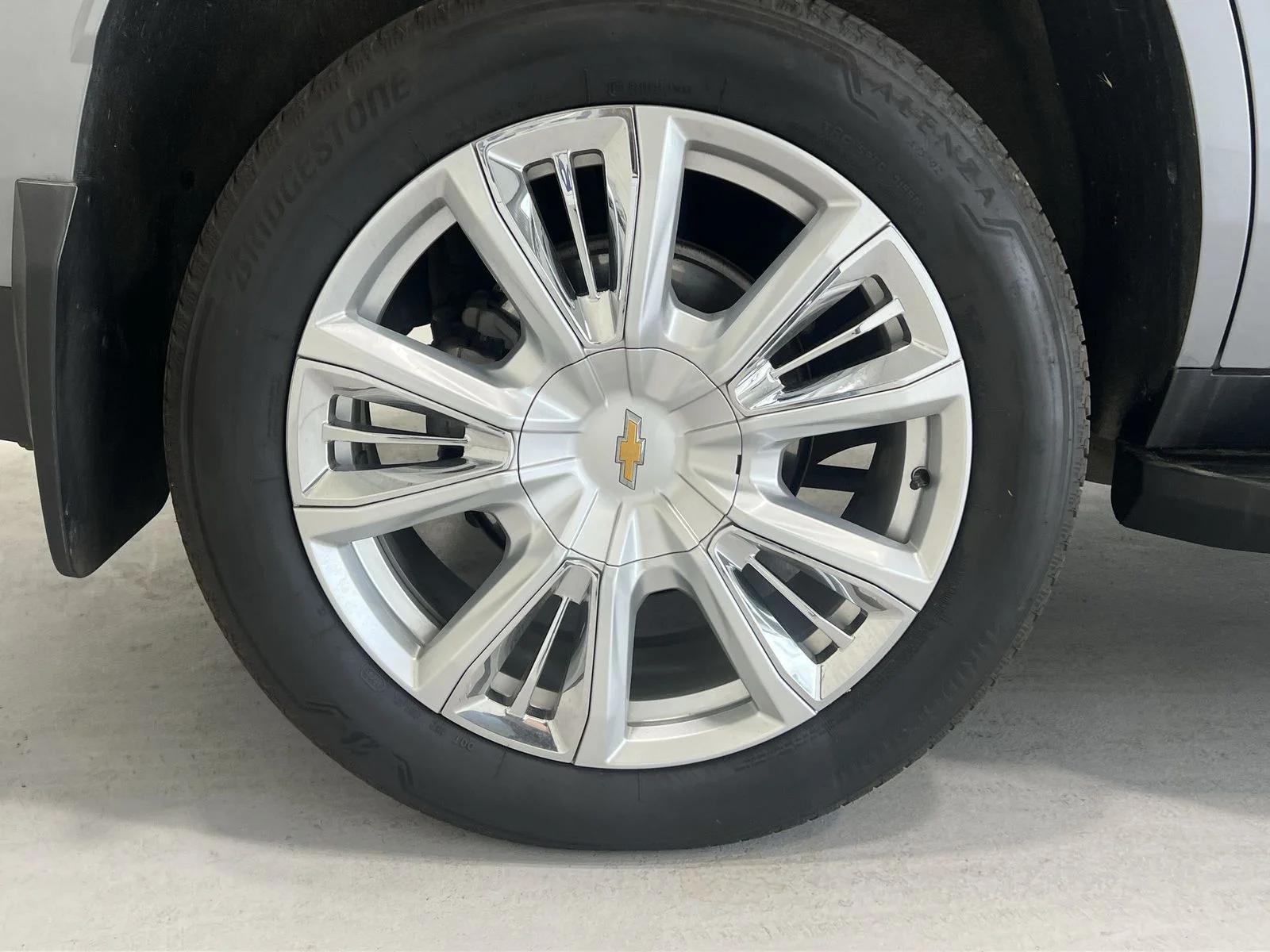 Used 2022 Gray Chevrolet High Country image 10
