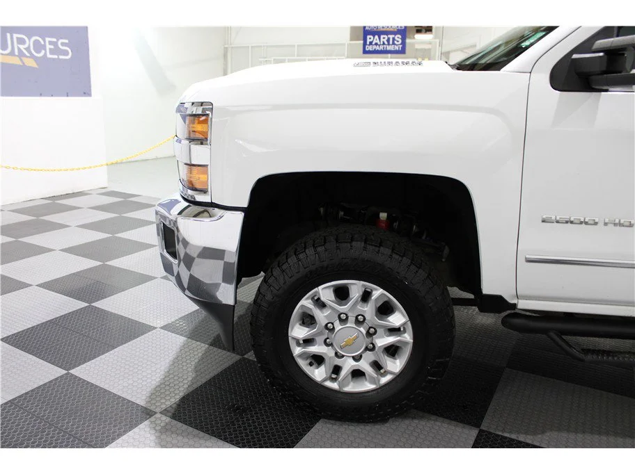 Used 2018 Summit White Chevrolet LTZ image 9