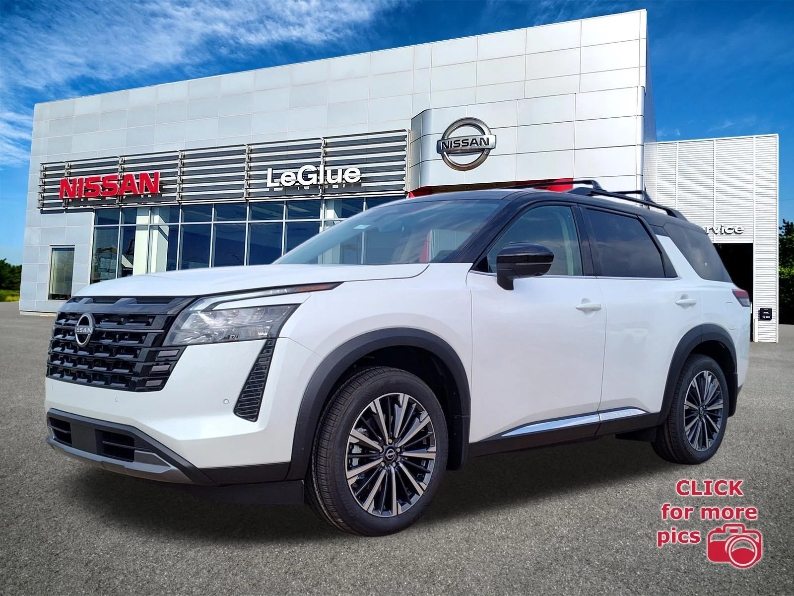 2026 Nissan Pathfinder Platinum 2WD's photo
