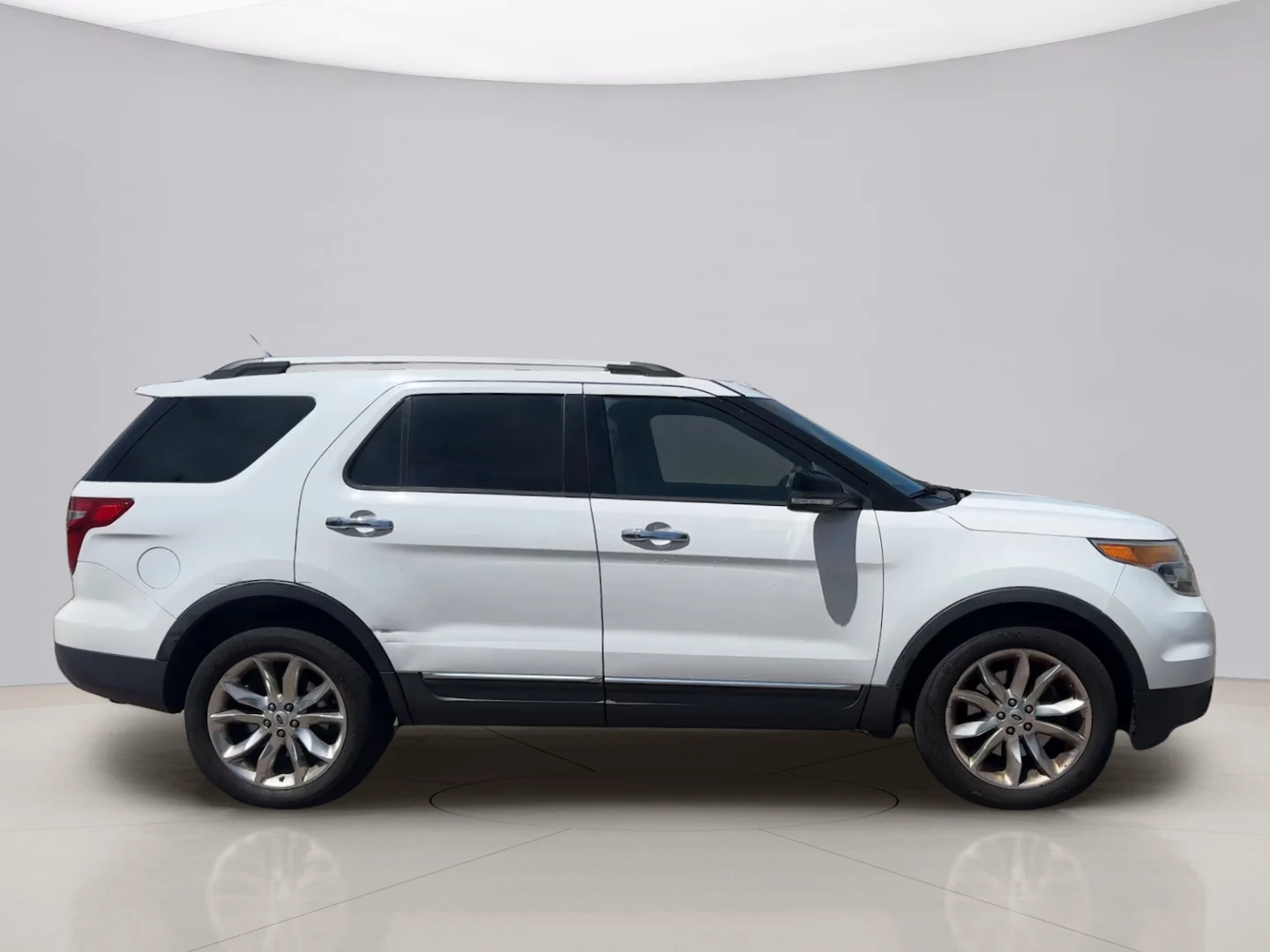 Used 2013 White Ford XLT image 6
