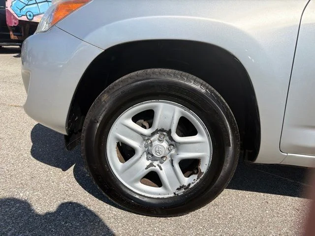 Used 2010 Silver Toyota Base image 34