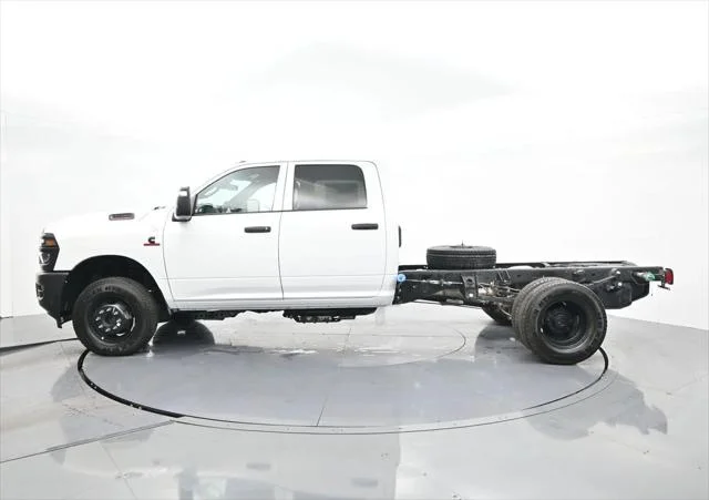 New 2026 Bright White Clear-Coat Exterior Paint RAM TRADESMAN image 10