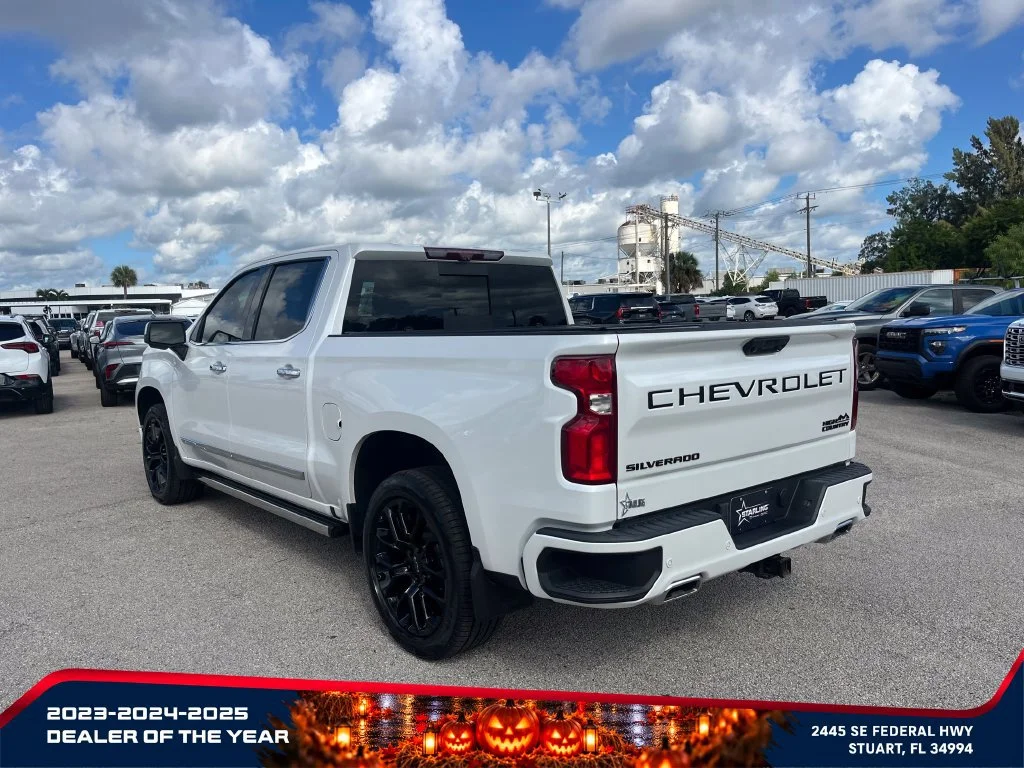 Used 2023 IRIDESCENT PEARL TRICOAT Chevrolet High Country image 5