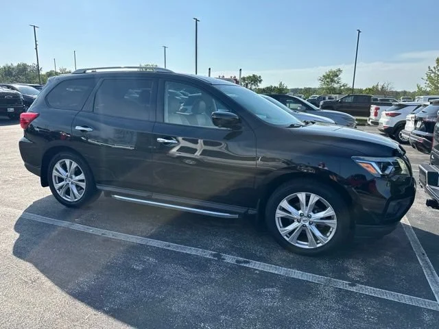 Used 2019 Black Nissan SL image 5