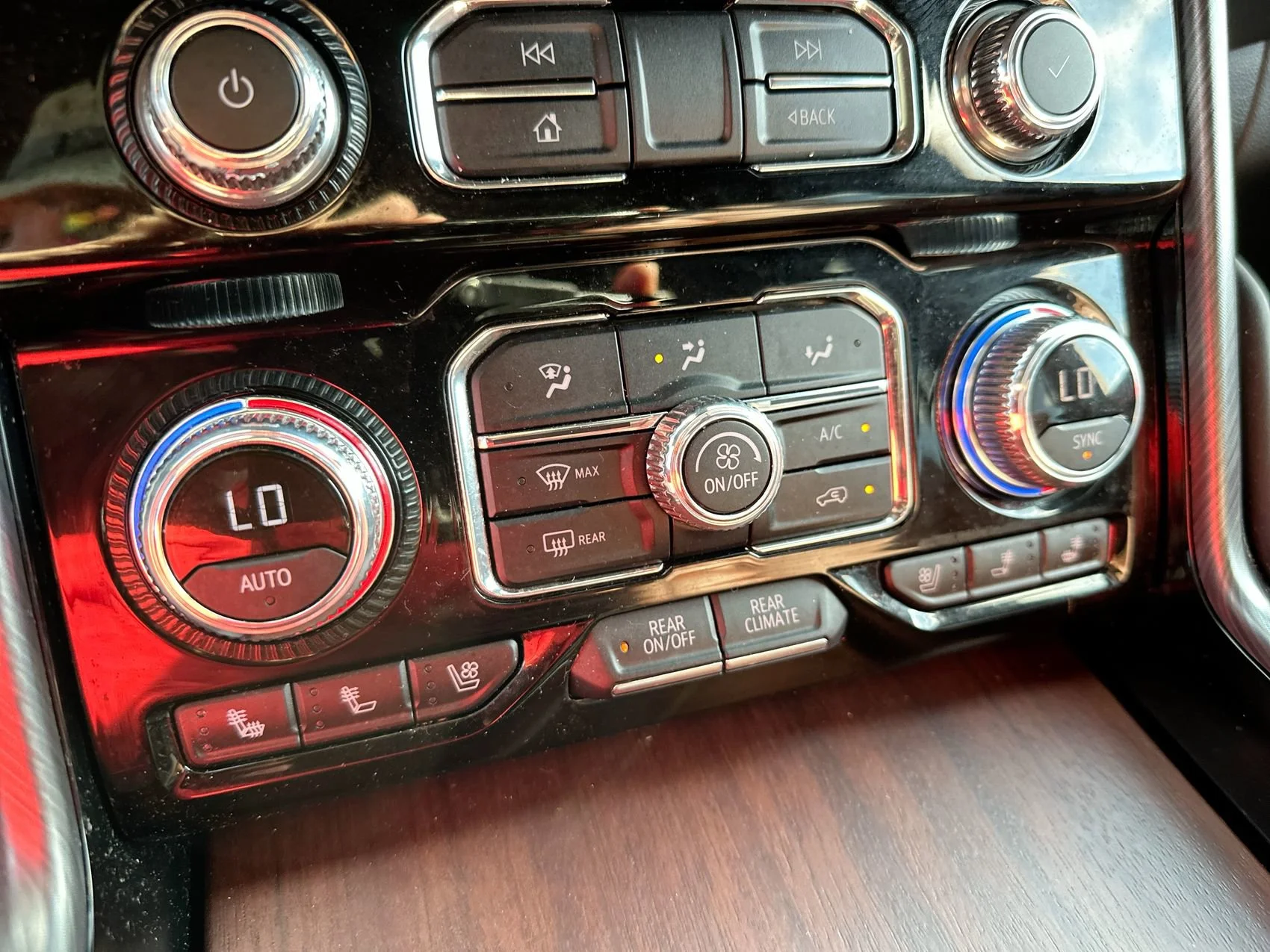 Used 2023 Onyx Black GMC Denali Ultimate image 19