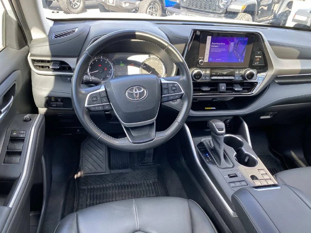 Used 2023 Beige Toyota XLE image 12