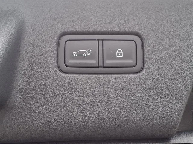 New 2026 Black Hyundai SEL image 7
