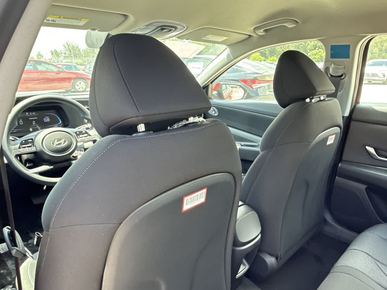 2025 Hyundai Elantra SE - Photo 23