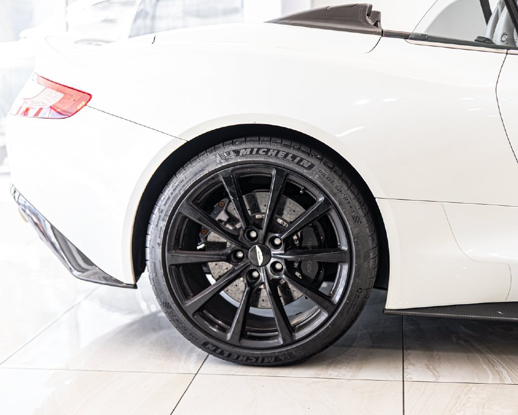 Used 2016 White Aston Martin Volante image 11