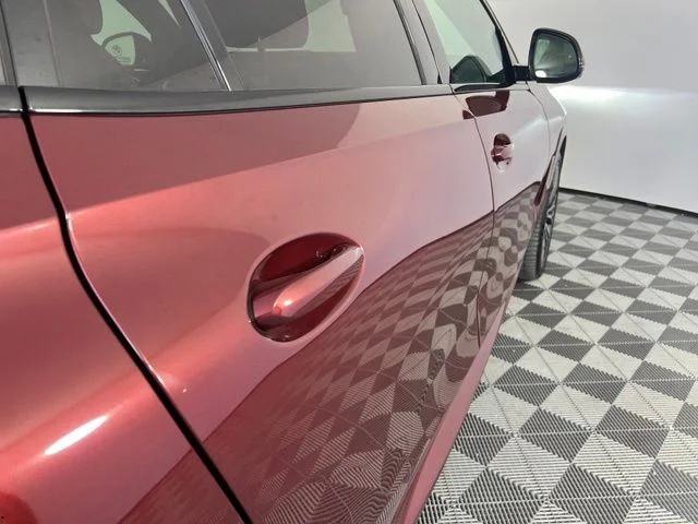 Used 2024 Red BMW xDrive40i image 9
