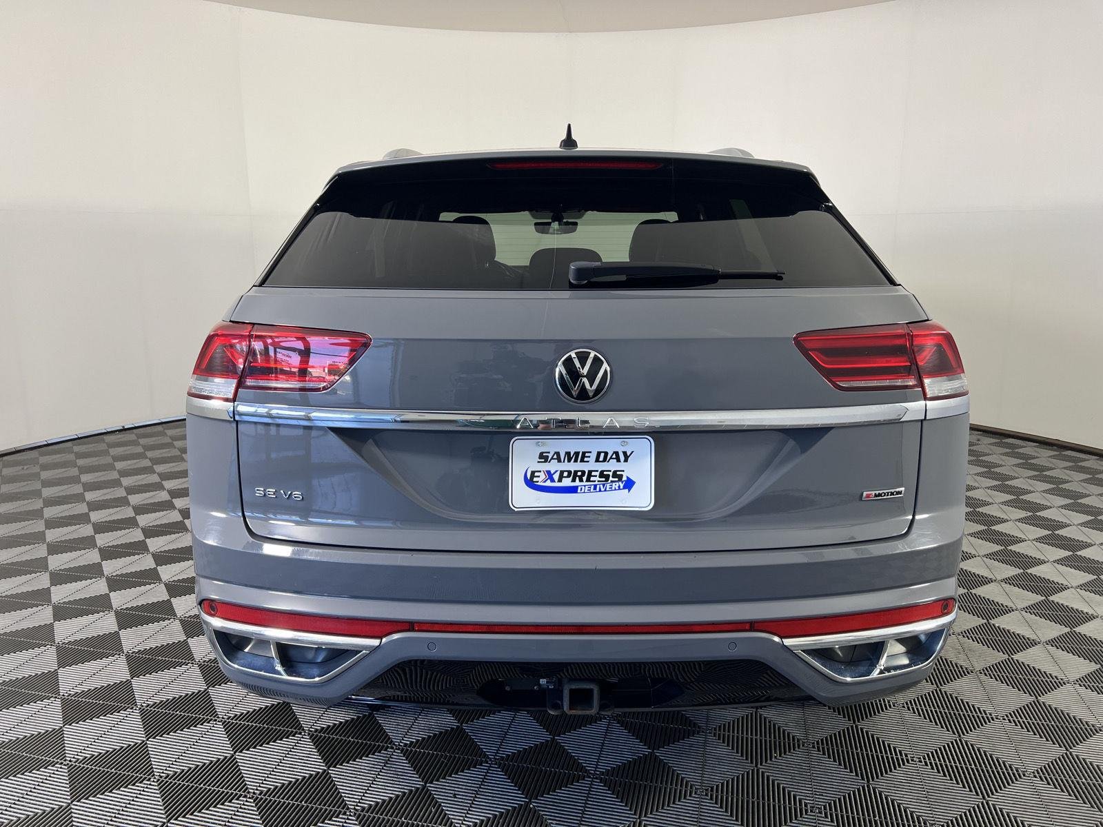 Used 2021 Pure Gray Volkswagen 3.6L V6 SE w/Technology R-Line image 25
