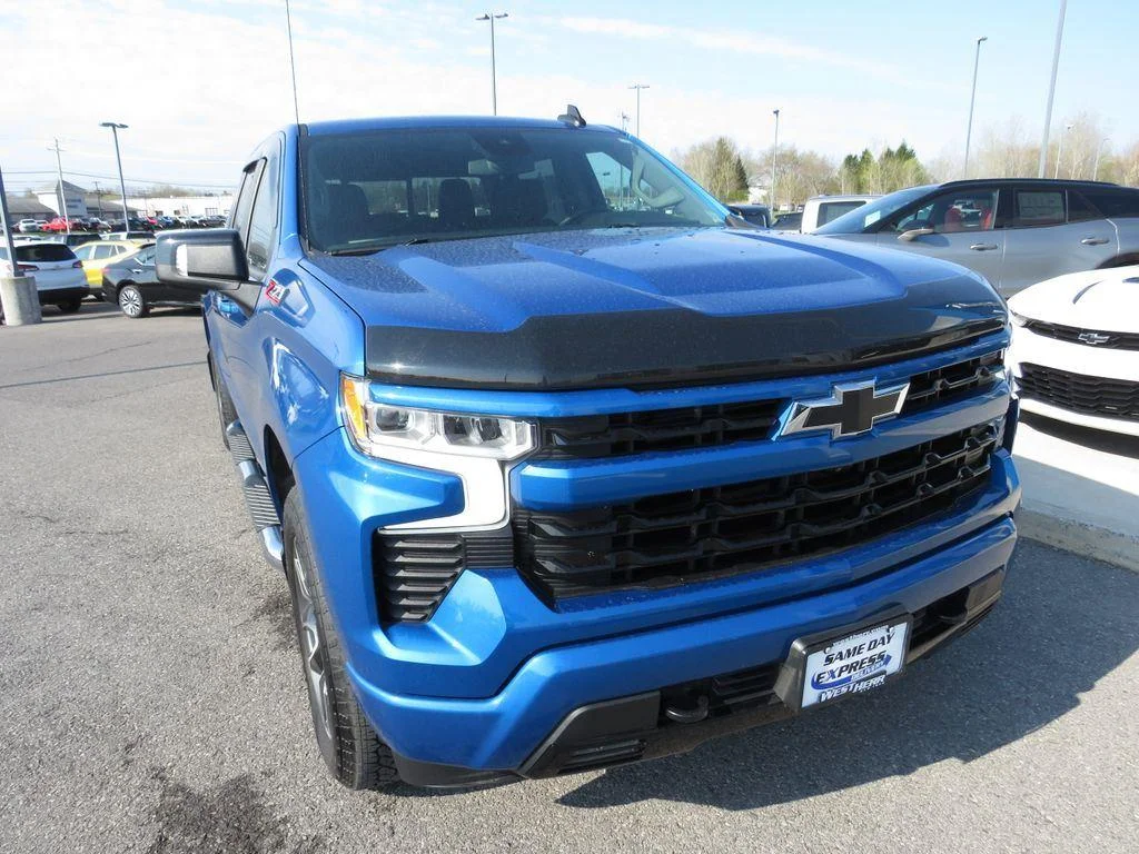 Used 2023 Glacier Blue Metallic Chevrolet RST image 5