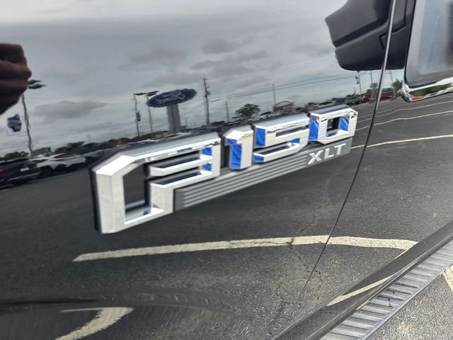 Used 2018 Shadow Black Ford XLT image 11