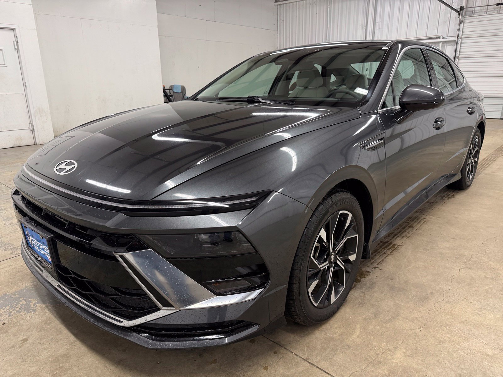 Used 2024 Gray Hyundai SEL image 3