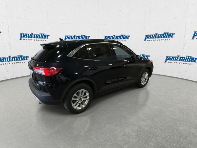 Used 2020 Black Metallic Ford SE image 11