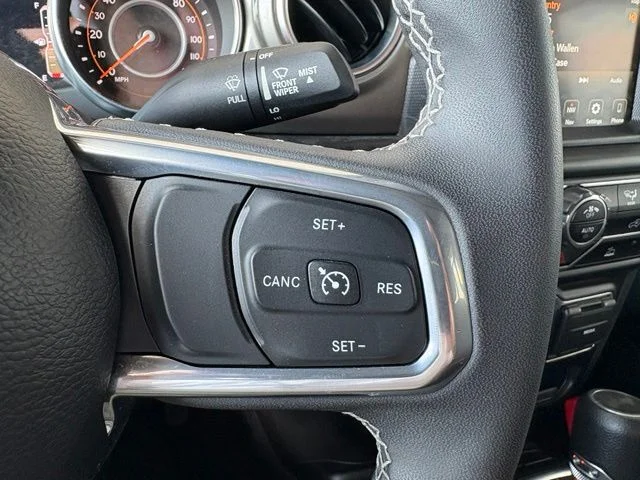 Used 2023 White Jeep Sahara image 22