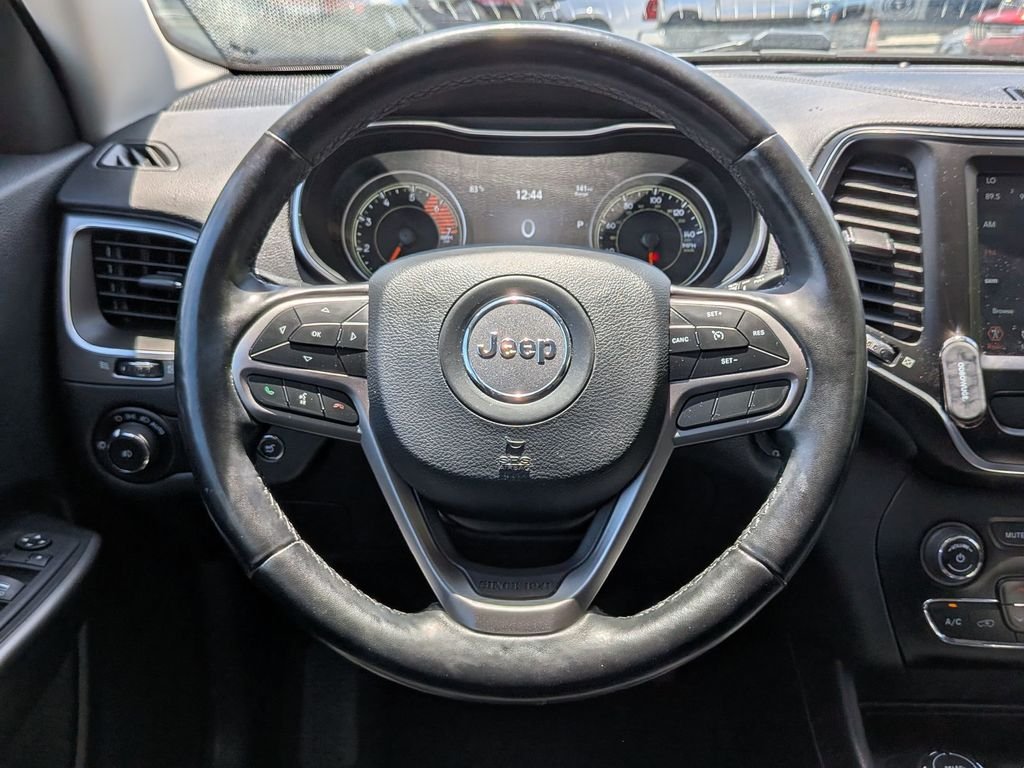 Used 2021 Silver Jeep Latitude Lux image 14
