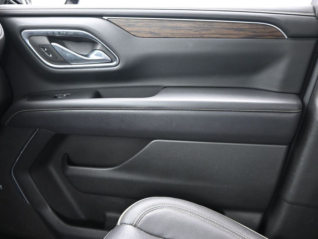 Used 2023 Silver Sage Metallic Chevrolet Premier image 16