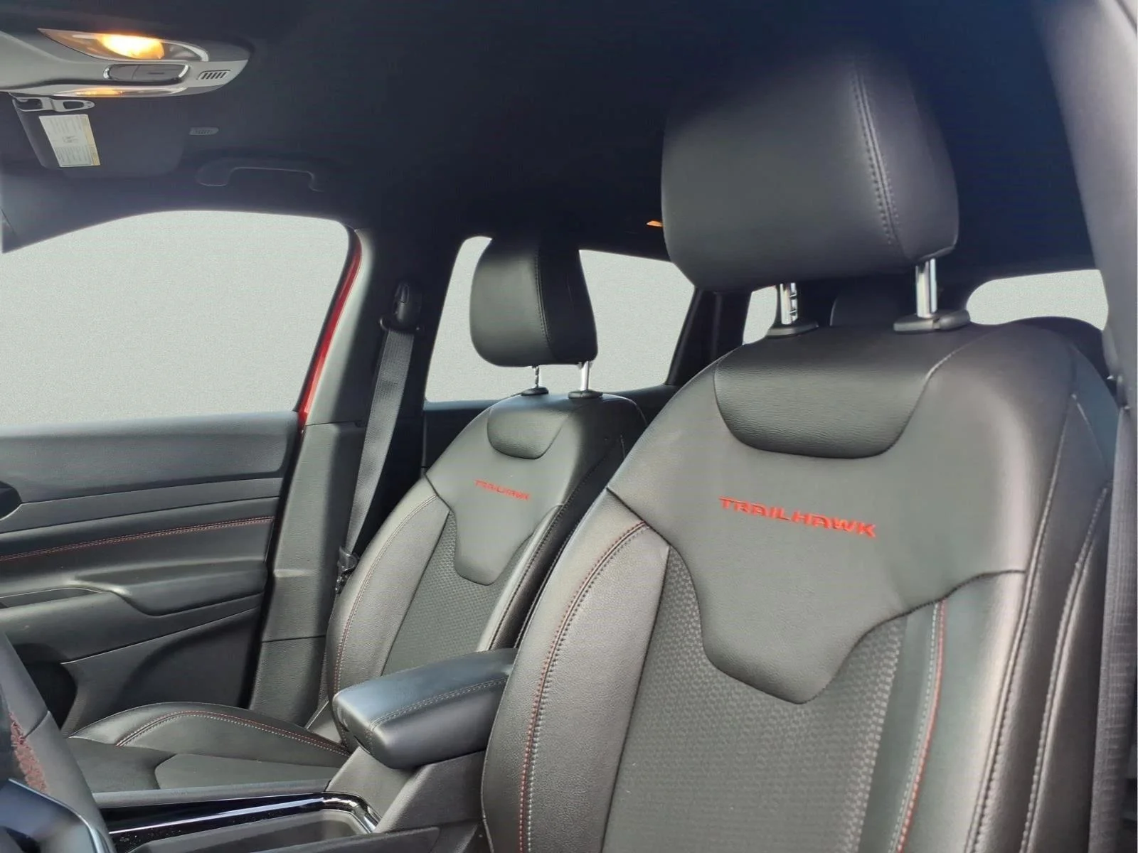 Used 2025 Red Hot Pearlcoat Jeep Trailhawk image 17