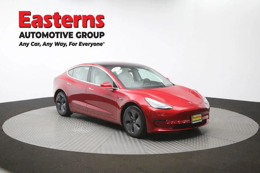 Used 2018 Red Tesla Long Range image 45