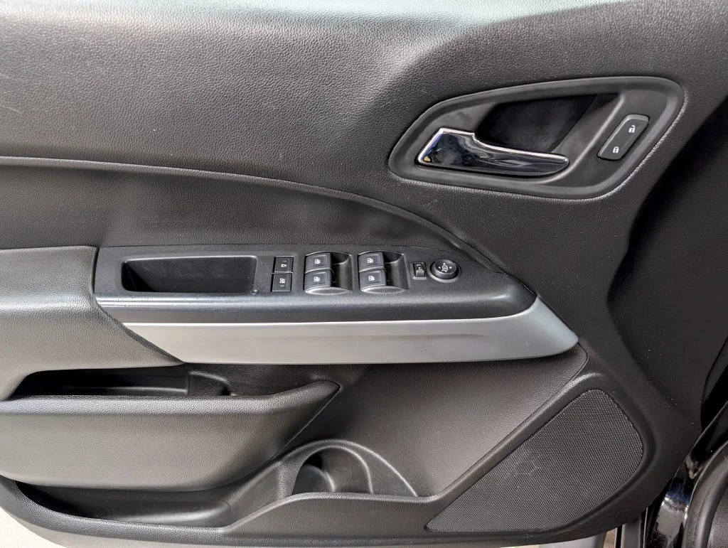 Certified Used 2019 Black Chevrolet ZR2 image 12