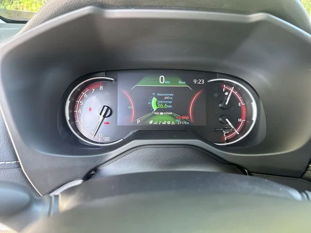 Used 2025 White Toyota LE image 18