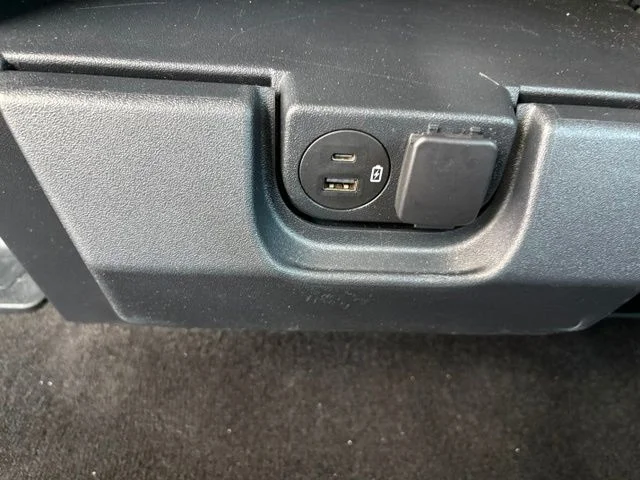 Used 2022  Ford XL image 34