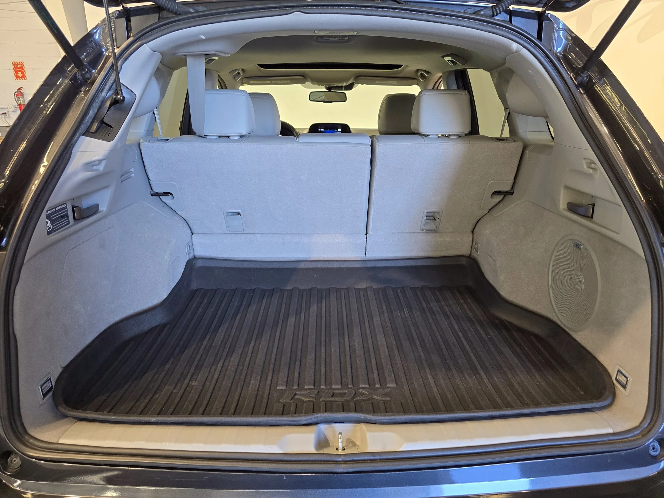 Used 2016 Graphite Luster Metallic Acura Base image 9