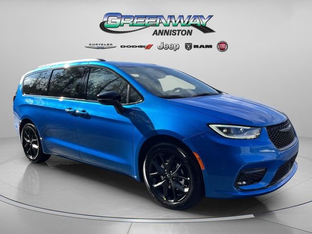 2026 Chrysler Pacifica Limited's photo