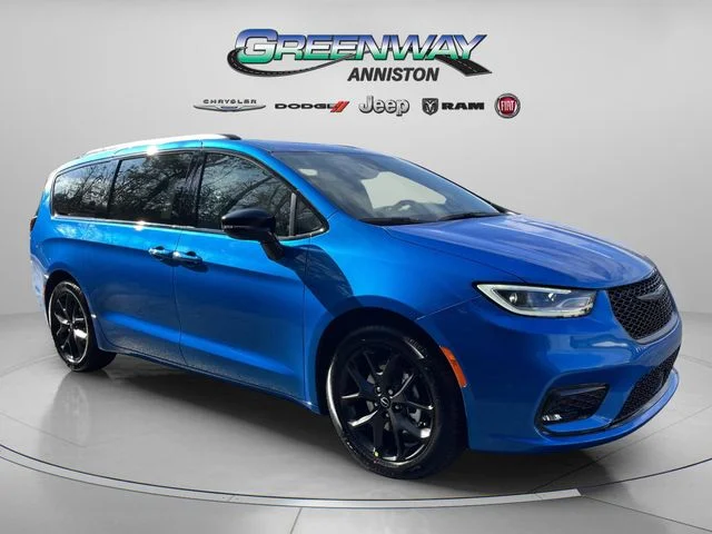 2026 Chrysler Pacifica Limited's photo