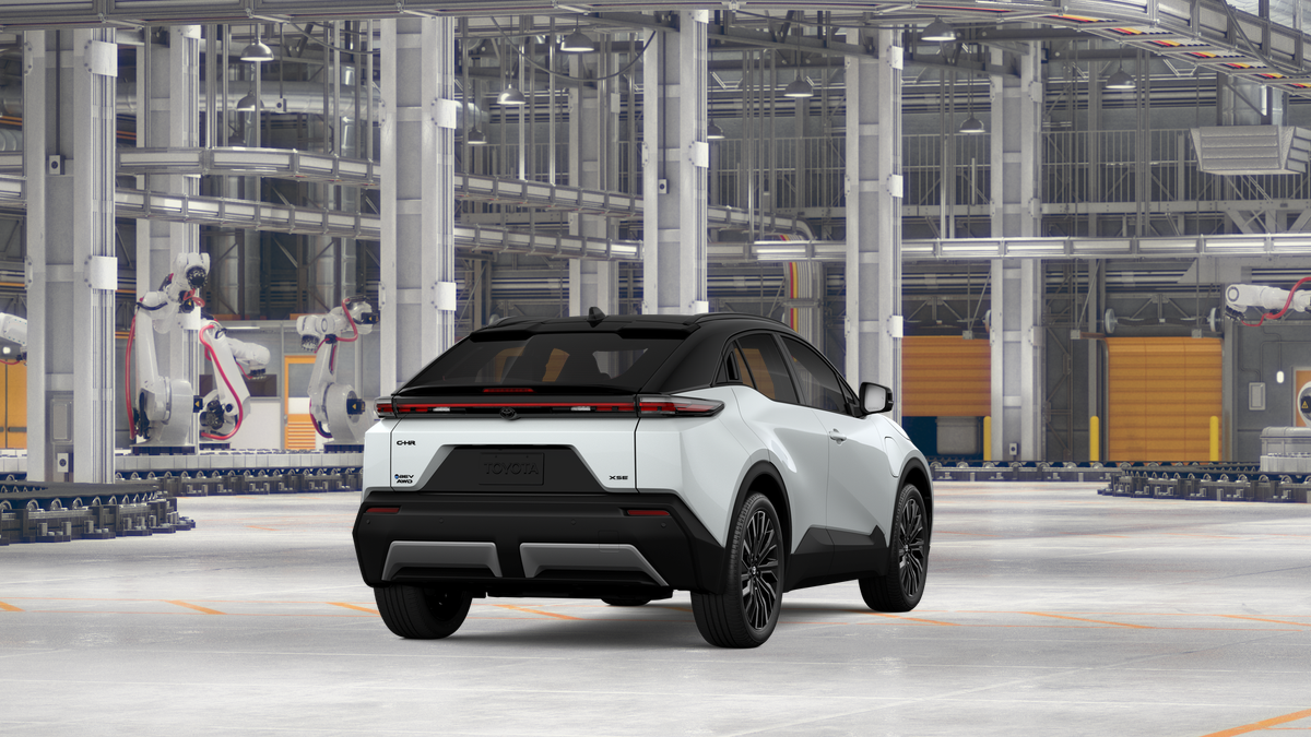 New 2026 Wind Chill Pearl with Midnight Black Metallic roof Toyota XSE image 9
