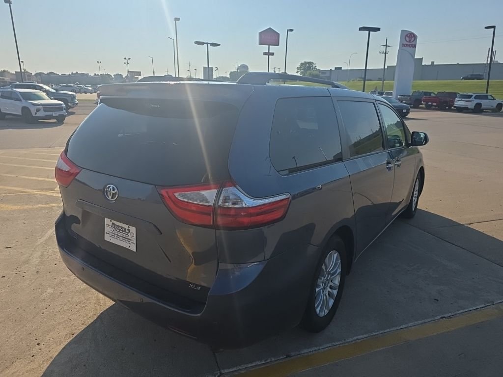 Used 2015 Blue Toyota XLE image 8