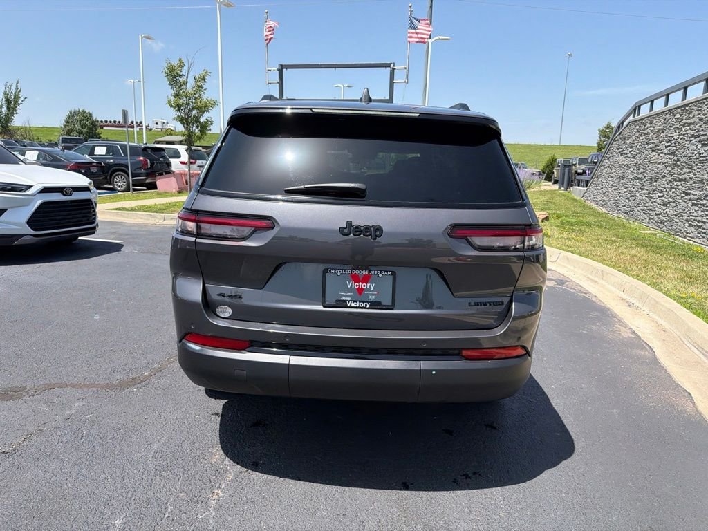 Used 2025 Gray Jeep Limited image 6