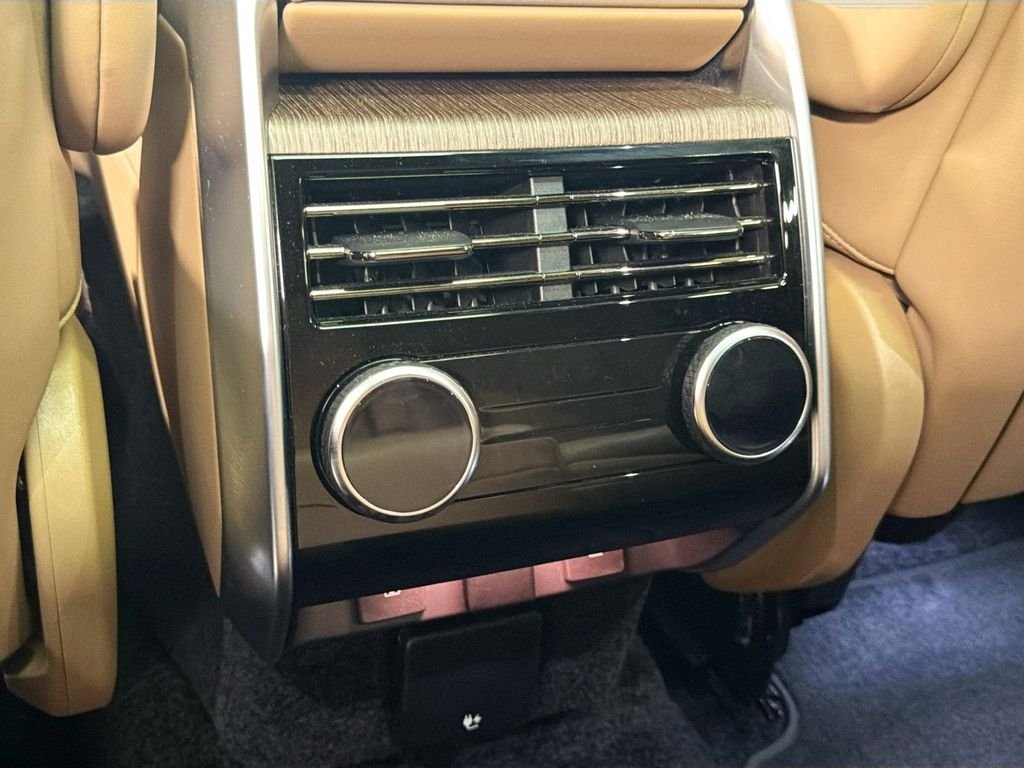 Used 2025 Green Land Rover SE image 26
