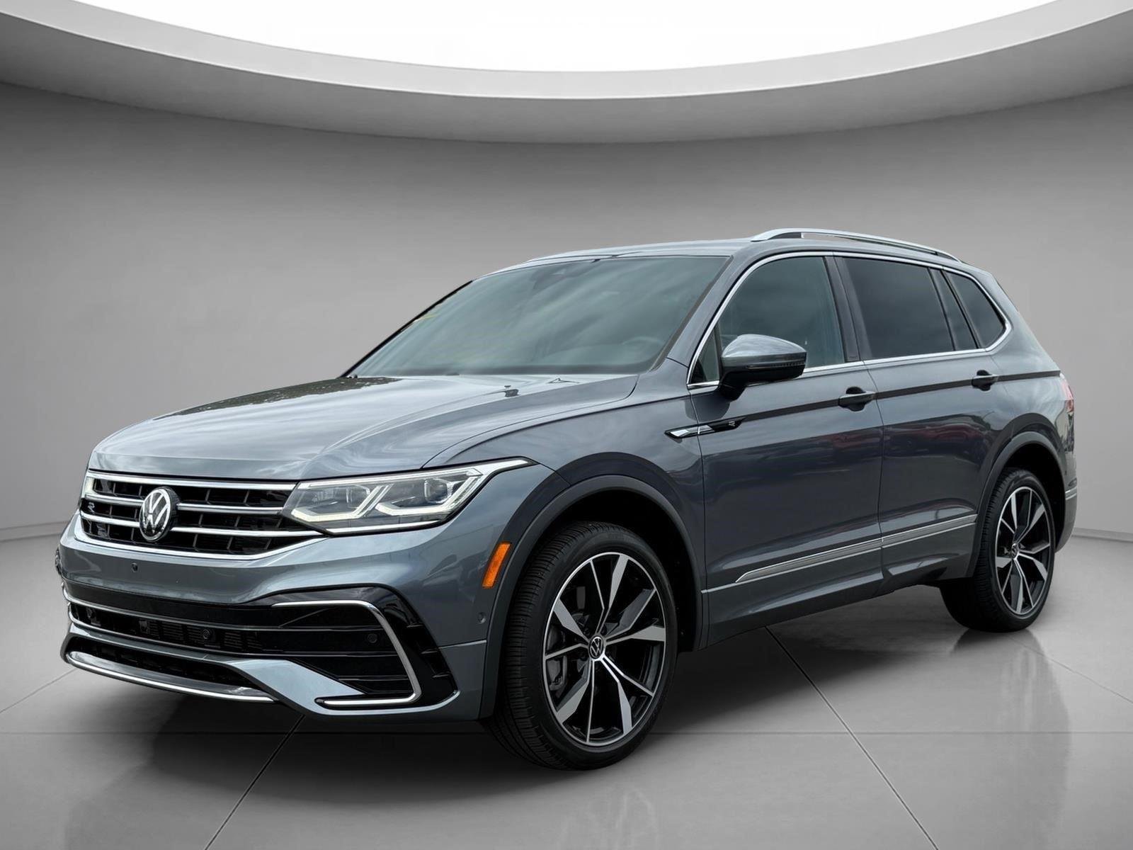2024 Volkswagen Tiguan 2.0T SEL R-Line 4Motion's photo