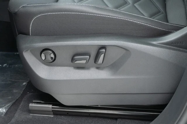 2026 Volkswagen Atlas SE w/Tech - Photo 19