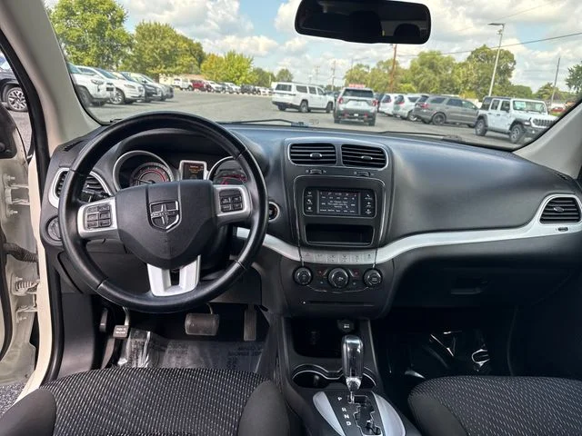 Used 2020 Vice White Dodge SE image 14
