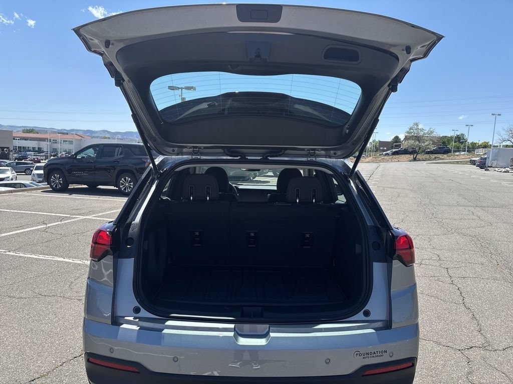 New 2027 Sterling Grey Metallic Chevrolet LT image 26