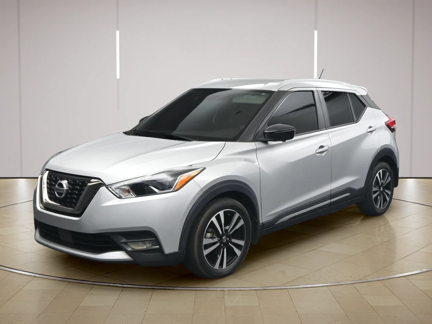 Certified Used 2020 Brilliant Silver Metallic Nissan SR image 3