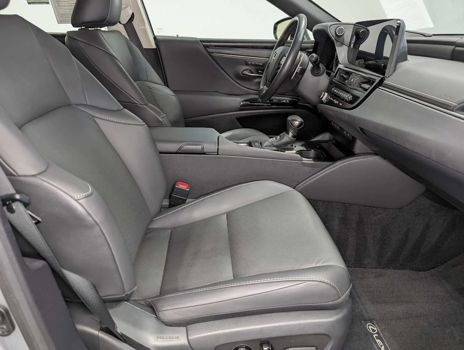 Used 2023 Iridium Lexus  image 41