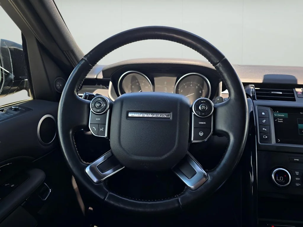 Used 2017 Santorini Black Metallic Land Rover SE image 26