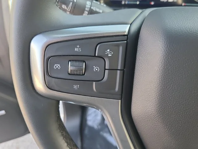 Used 2023 SUMMIT WHITE Chevrolet LT image 29