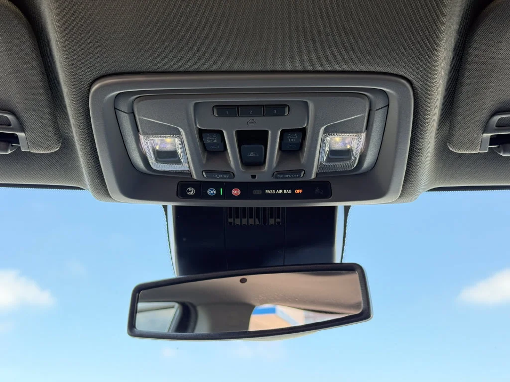 Used 2025 Summit White Chevrolet LTZ image 23