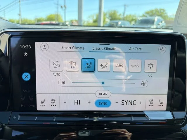 New 2026 White Volkswagen 2.0T SE w/Technology image 19
