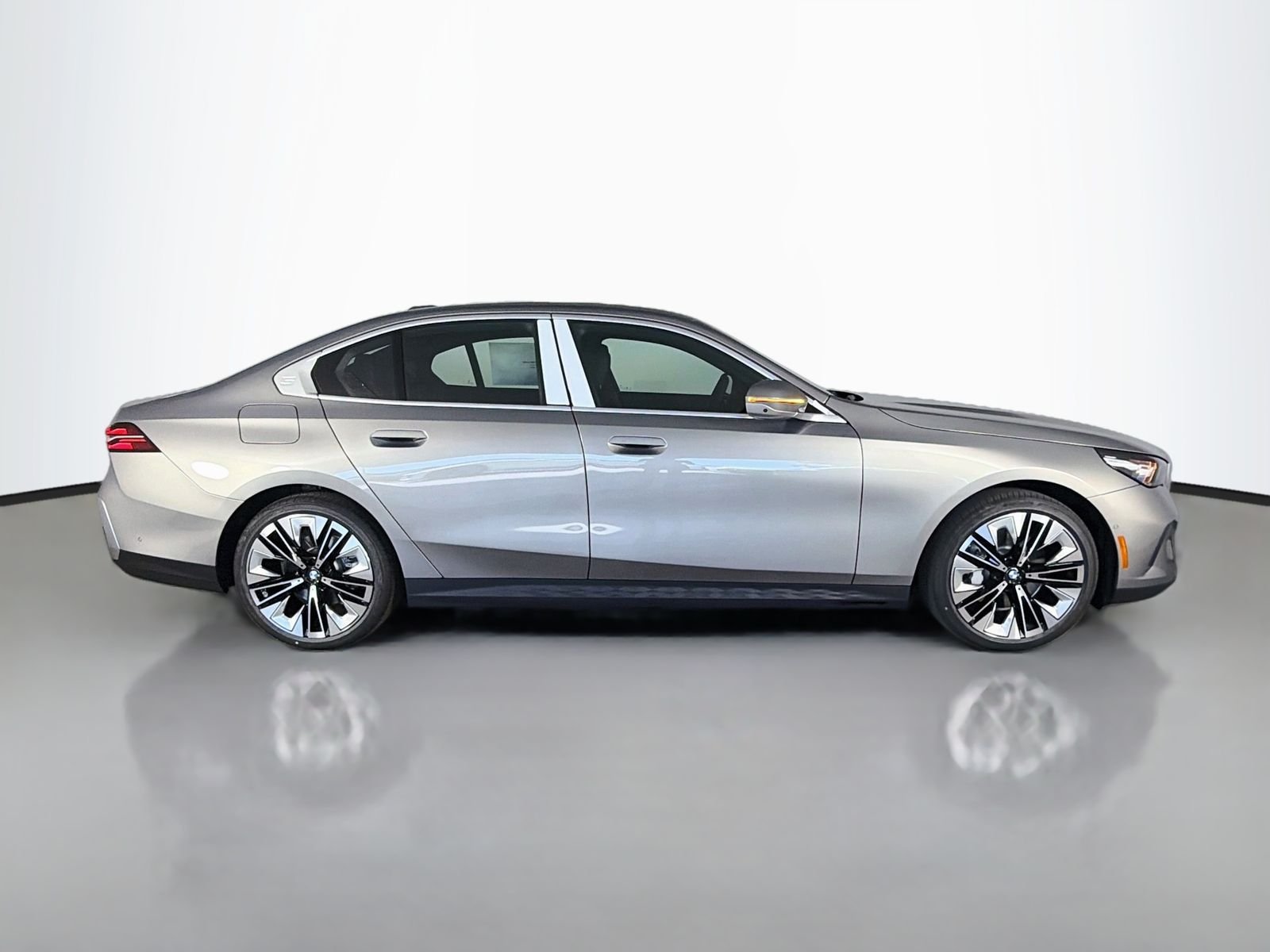 New 2027 Oxide Grey Metallic BMW 530i image 8
