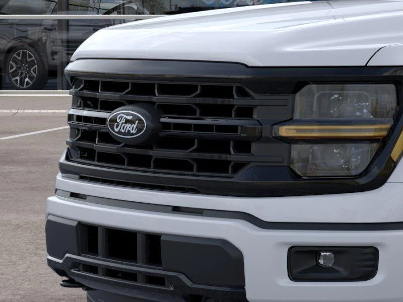 New 2026 Oxford White FORD XLT image 17